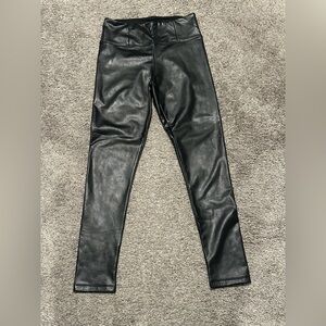 Shiny warm liquid leather material leggings